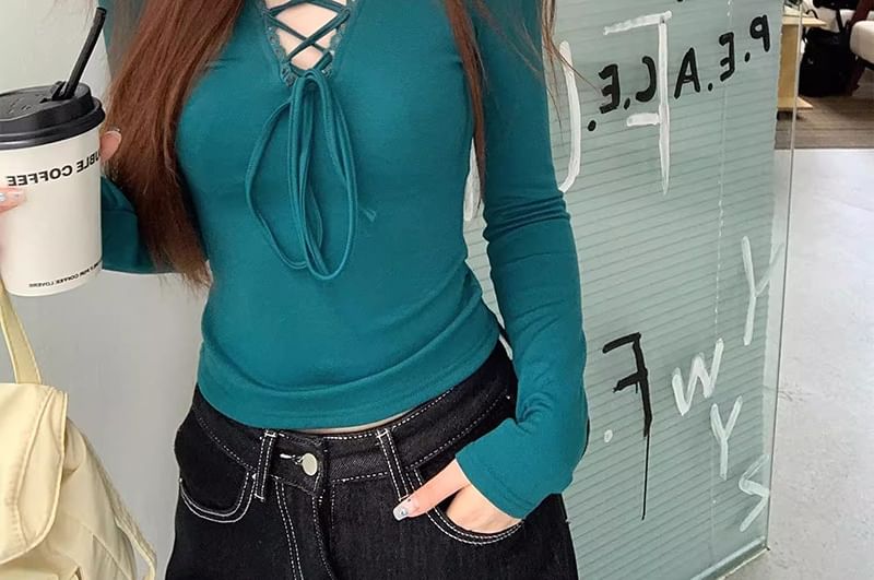 Lace-Up Slim Fit V-Neck Long Sleeve Tee