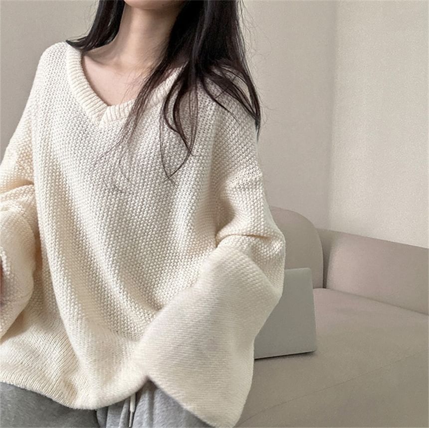 Simple V-Neck Knitwear