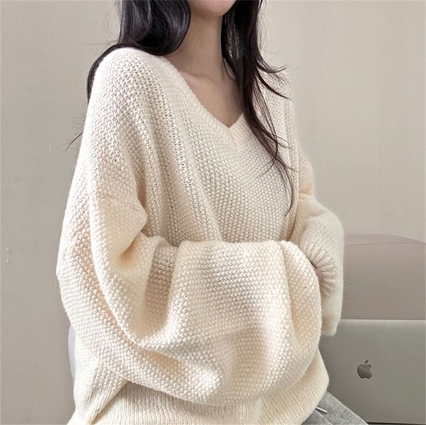 Simple V-Neck Knitwear