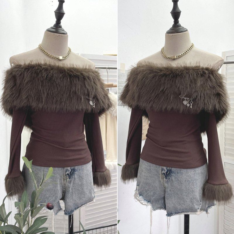 Fluffy Panel Safety Pin Crop Tee