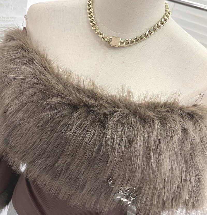Fluffy Panel Safety Pin Crop Tee