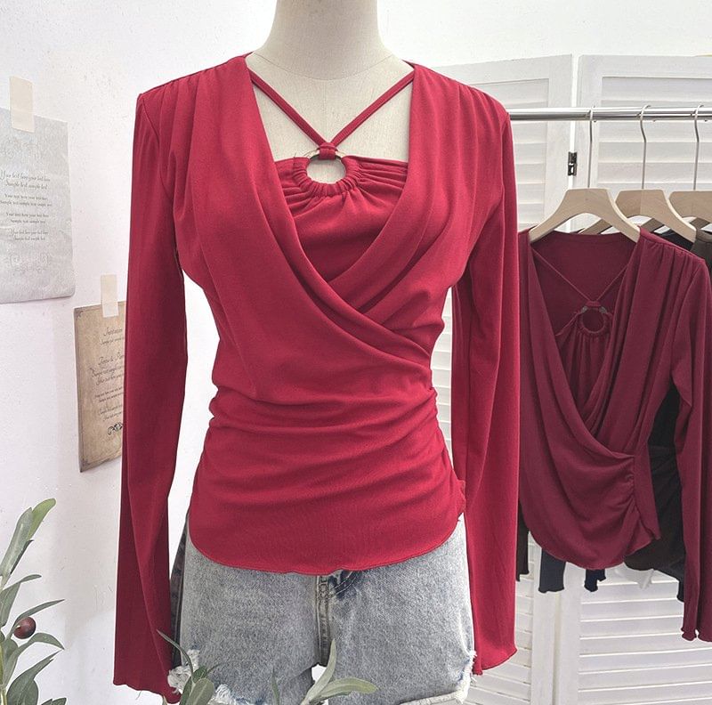 Fitted Halter Neck Two-Piece Style Long Sleeve Tee