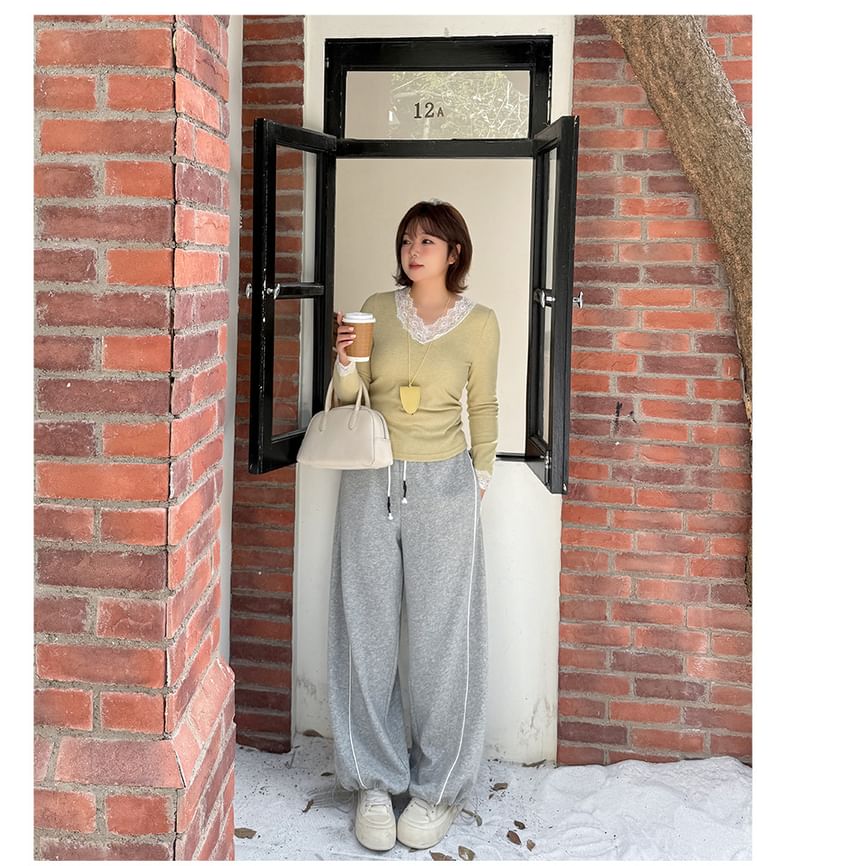 V-Neck Panel Lace Top Long Sleeve