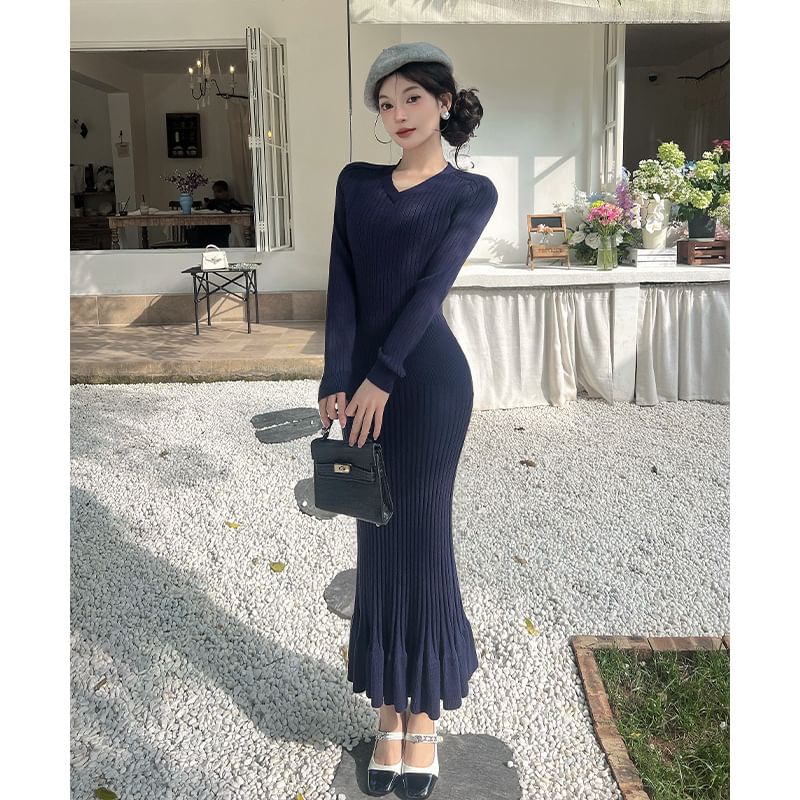 Long-Sleeve V-Neck Plain Maxi Mermaid Knit Dress