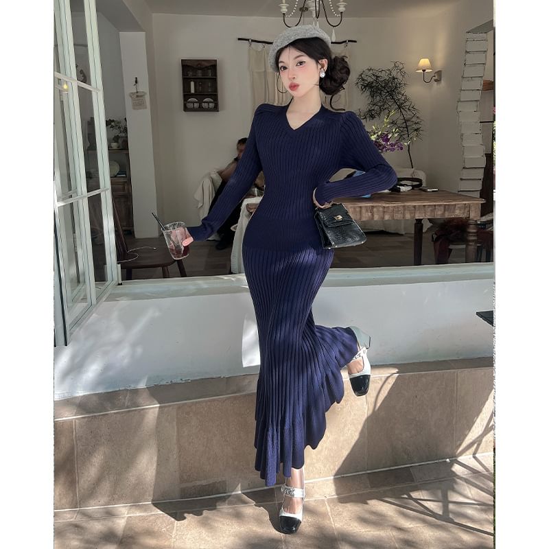Long-Sleeve V-Neck Plain Maxi Mermaid Knit Dress