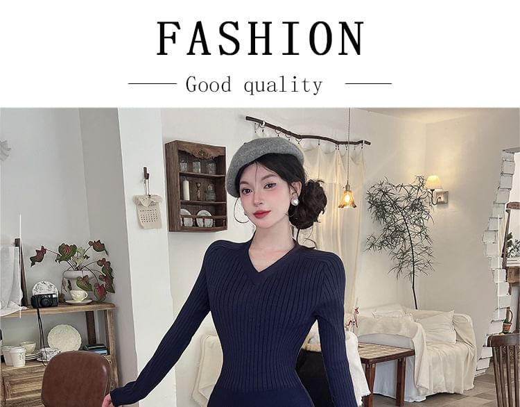 Long-Sleeve V-Neck Plain Maxi Mermaid Knit Dress
