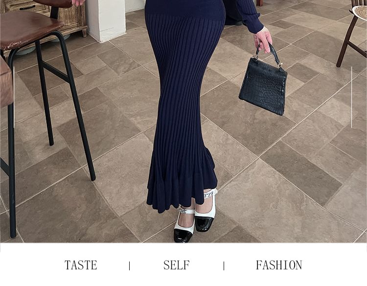 Long-Sleeve V-Neck Plain Maxi Mermaid Knit Dress
