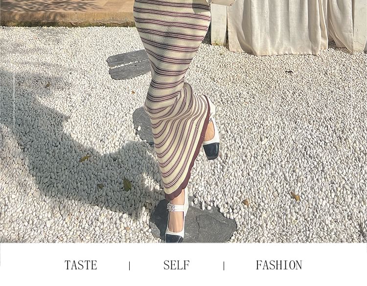 Long-Sleeve Crew Neck Striped Contrast Trim Maxi Sheath Knit Dress