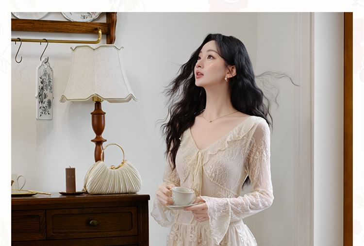 Long-Sleeve V-Neck Lace Maxi A-Line Tiered Dress