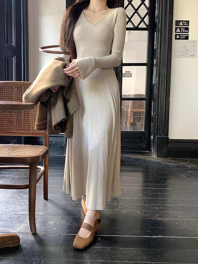 Long-Sleeve Crew Neck Plain Maxi A-Line Dress / Button-Up Cape