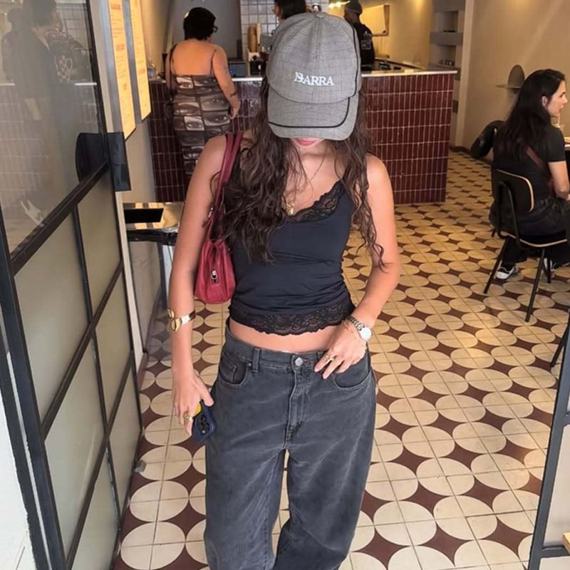 Scoop Neck Lace Trim Slim Fit Tank Top