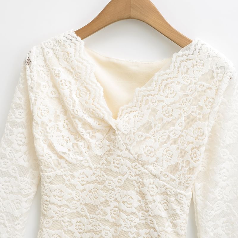 V-Neck Lace Detailed Long Sleeve Top