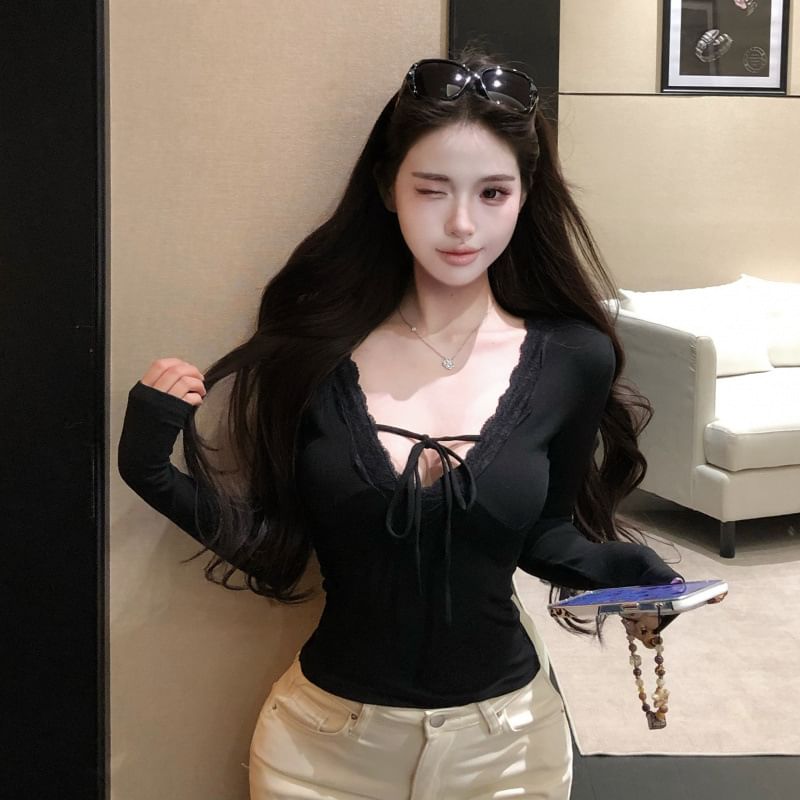 V-Neck Lace Trim Tie Front Cropped Tee