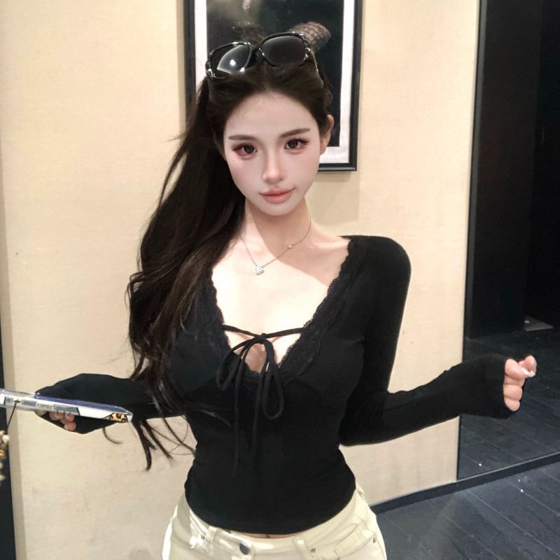 V-Neck Lace Trim Tie Front Cropped Tee