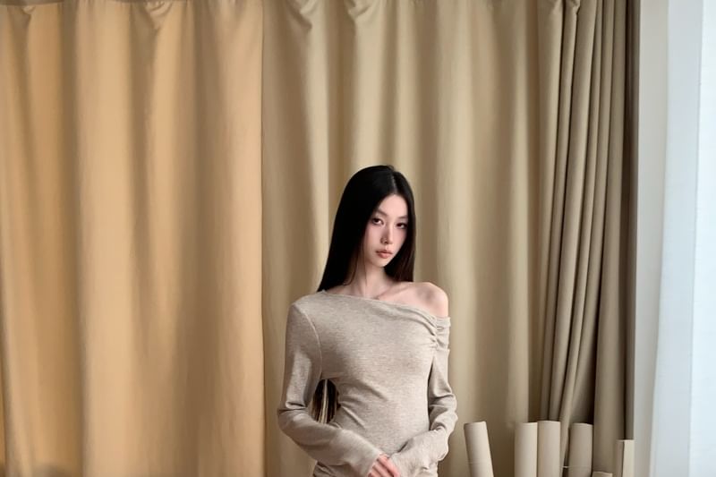 Long-Sleeve Off Shoulder Plain Maxi A-Line Dress
