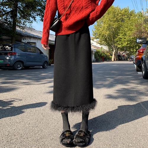 Fluffy Trim Fleece-Lined Midi Pencil Skirt