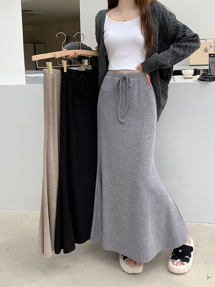 Drawstring Waist Maxi Fishtail Skirt in Solid Color