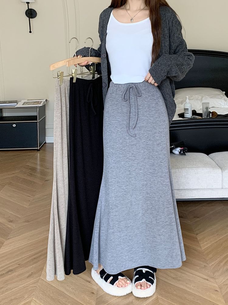 Drawstring Waist Maxi Fishtail Skirt in Solid Color