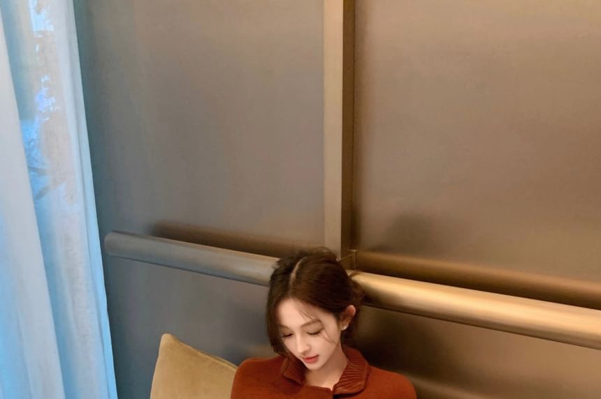 Elbow-Sleeve Collared Plain Double Breasted Crop Knit Top / High Waist Pleated Skirt