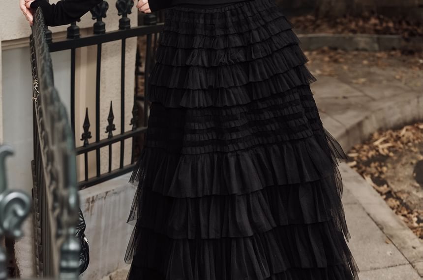 Cold Shoulder Lace T-Shirt with Layered Midi Skirt Set