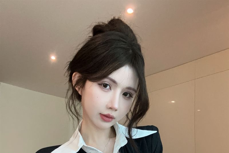 Two-Tone Collared Long-Sleeve Knit Polo