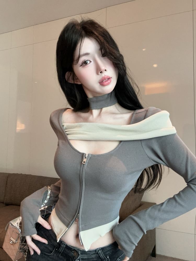 Two-Tone Zip-Up Scoop-Neck Long-Sleeve Top