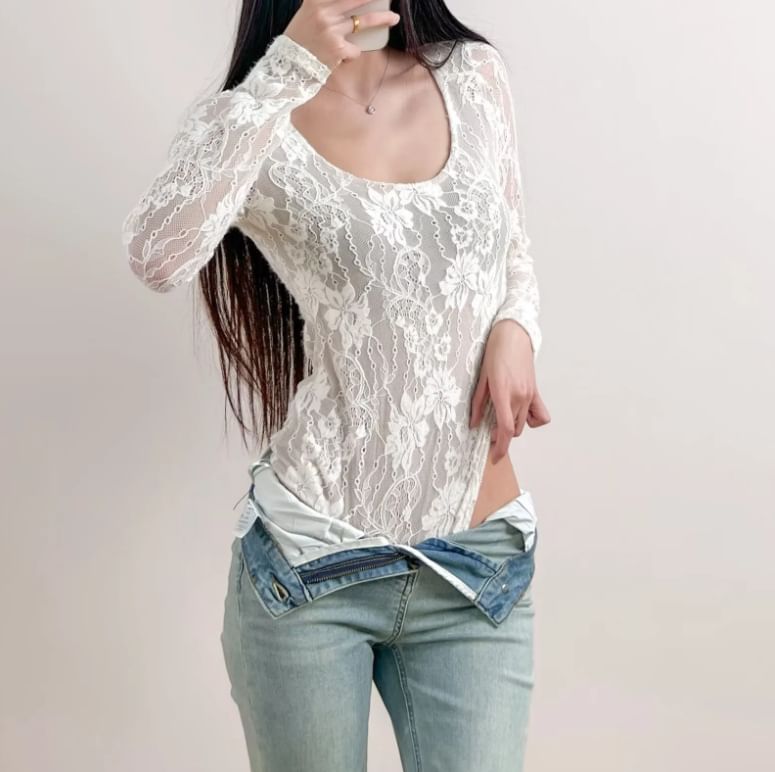 Lace Trim Scoop Neck Long-Sleeve Bodysuit