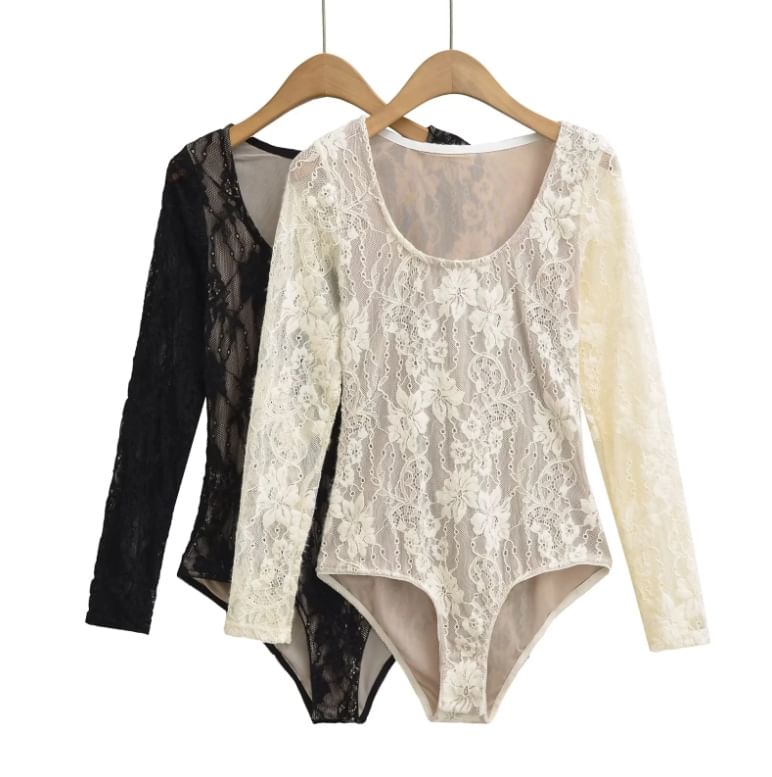 Lace Trim Scoop Neck Long-Sleeve Bodysuit