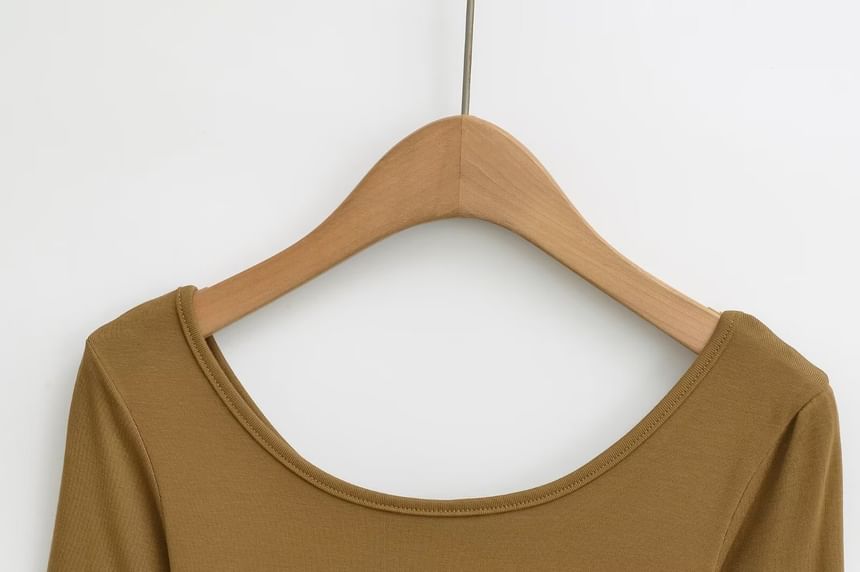 Scoop Neck Long-Sleeve Basic Tee