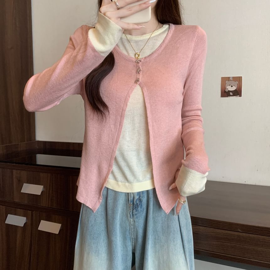 Two-Tone Knit Top with Crew Neck and Side Slits