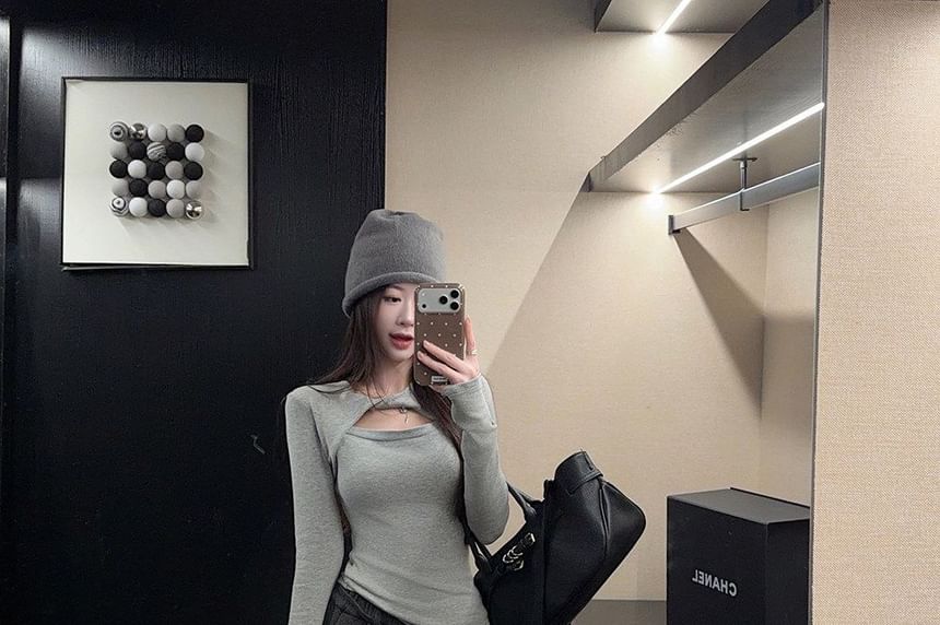 Twisted Cutout Crew-Neck Slim-Fit Long-Sleeve Tee
