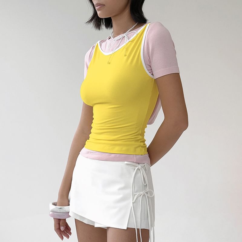 Contrast Trim Scoop Neck Tank Top in Slim Fit