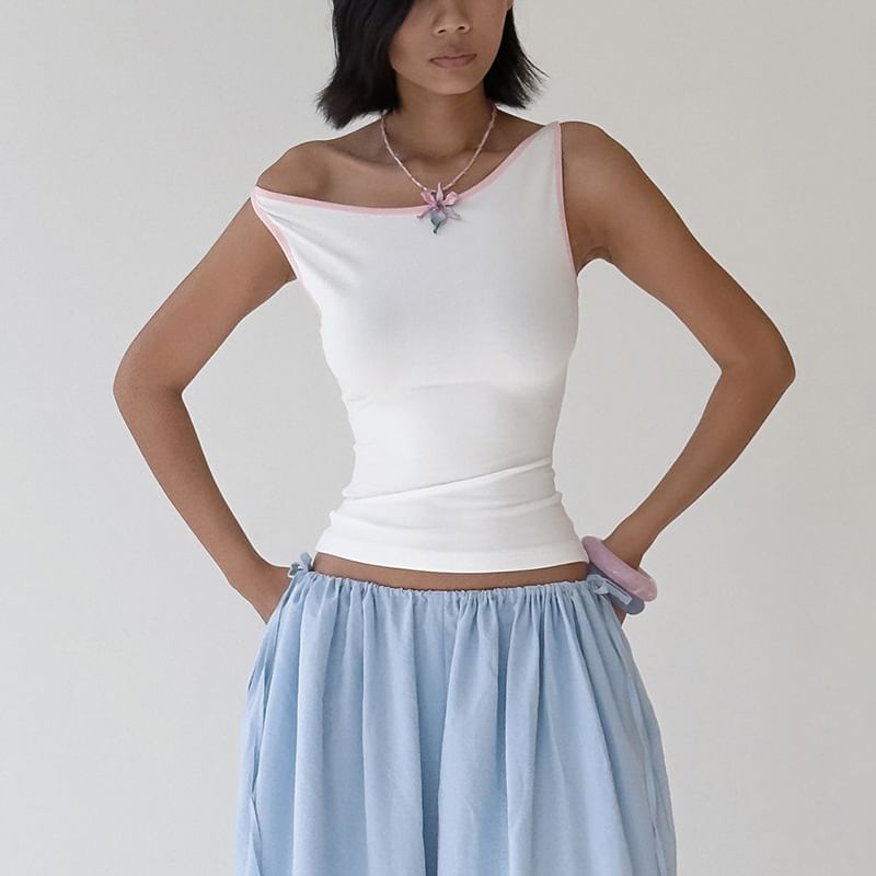 Contrast Trim Scoop Neck Tank Top in Slim Fit