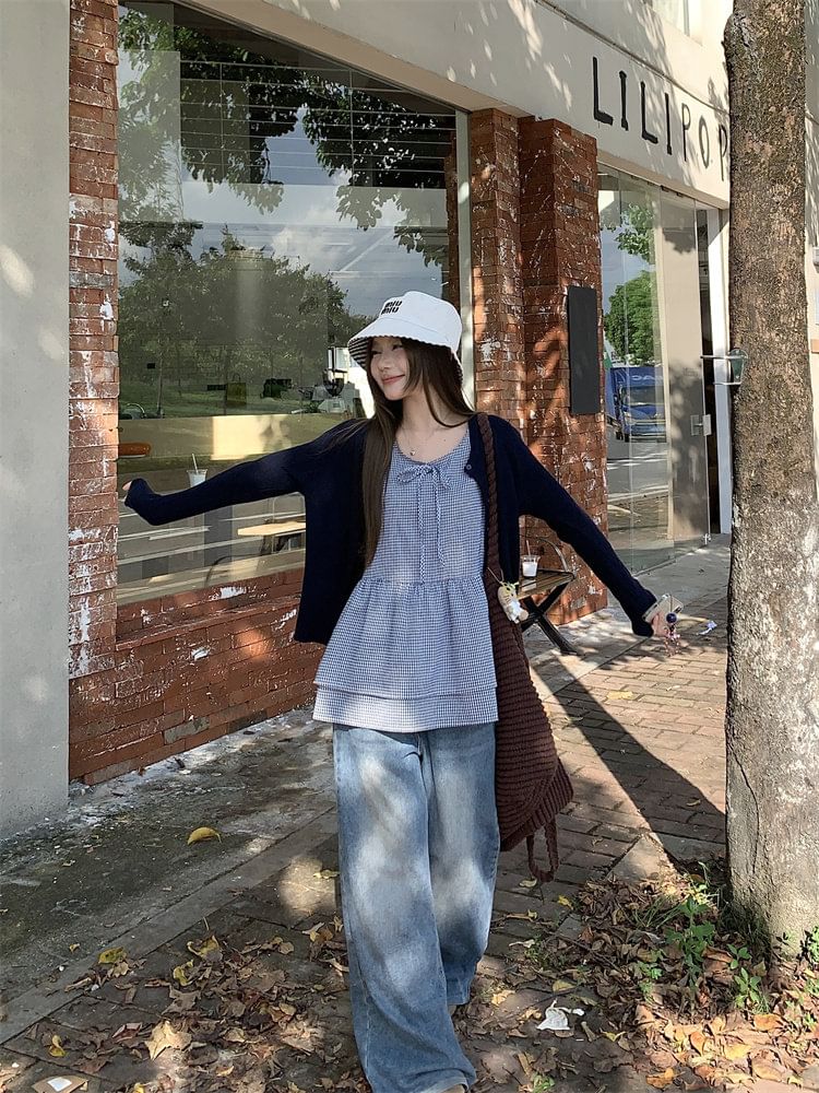 Sleeveless Crew Neck Plaid Blouse / Crew Neck Plain Cardigan