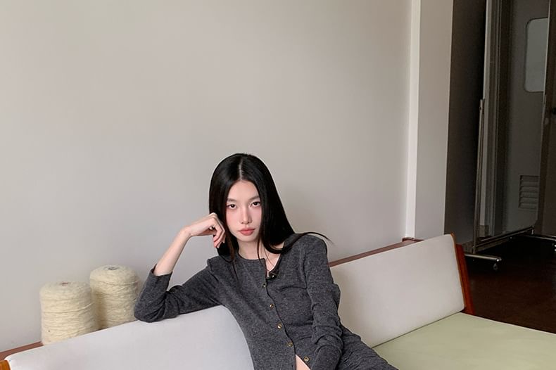 Crew Neck Button-Up Plain Crop Cardigan / Low Rise Asymmetrical Drawstring A-Line Skirt