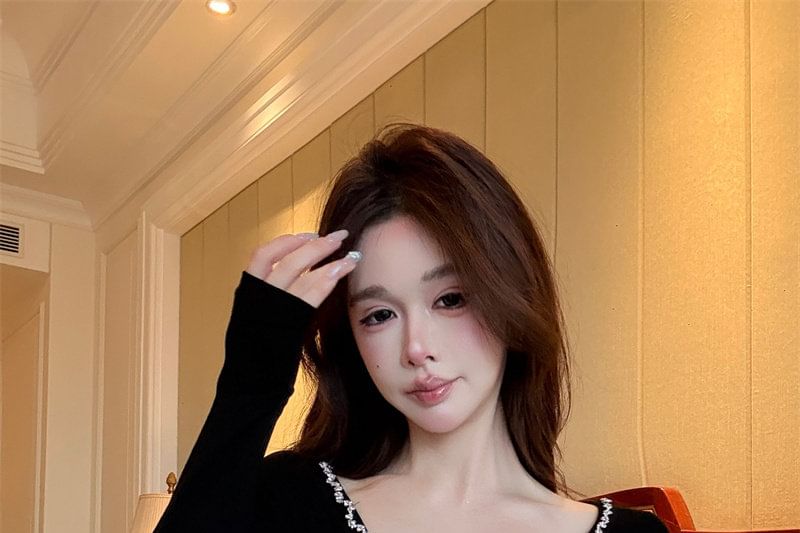 Deep Plunge Embellished Slim Fit Long Sleeve Crop Tee