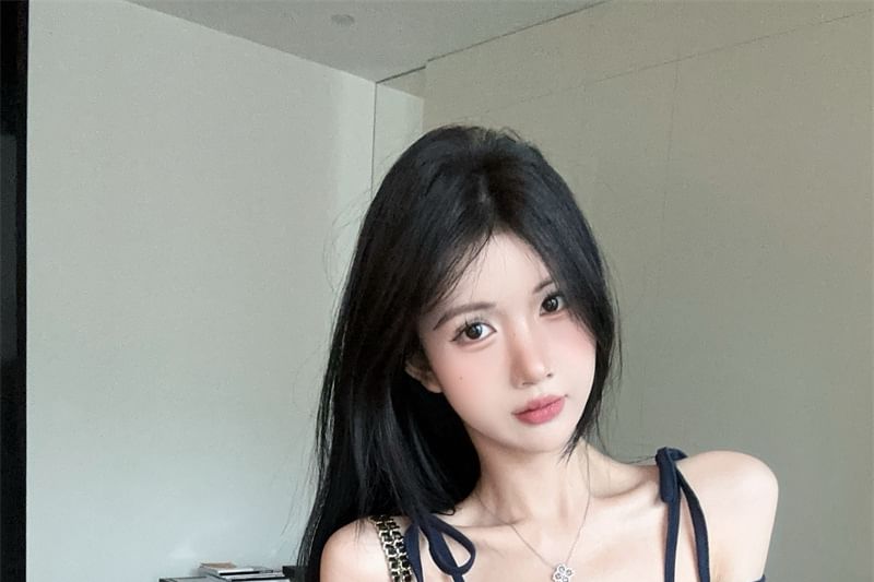 Cold Shoulder Asymmetrical Slim Crop Top