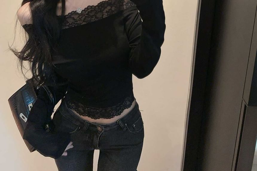 Off-Shoulder Lace Panel Slim Crop Top
