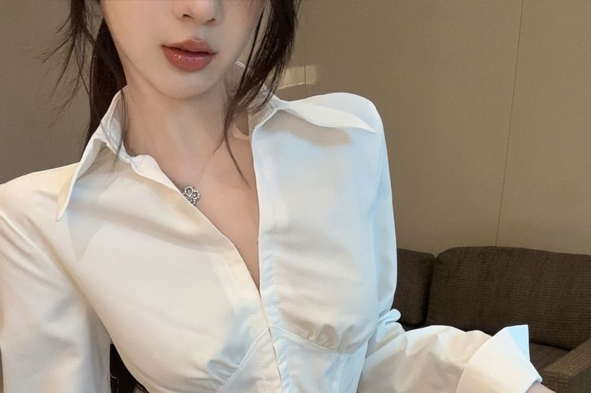 Collared Hook-and-Eye Slim Blouse with Long Sleeves