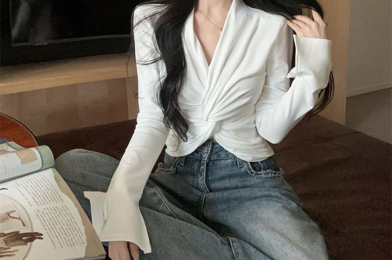 Ruched V-Neck Slim Crop Top Long Sleeve