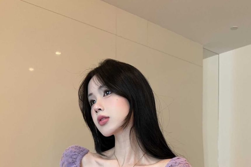 Notch Neck Lace Slim Fit Crop Top