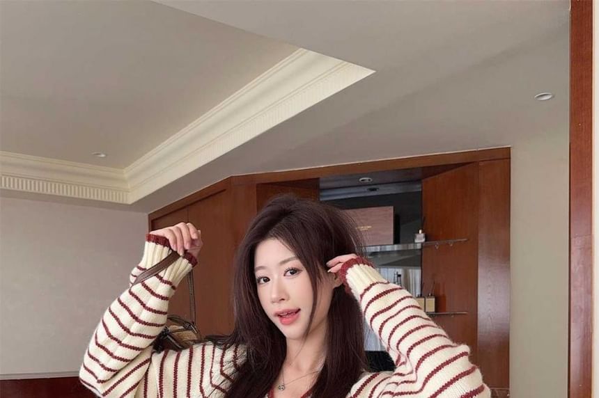 Striped Contrast Trim V-Neck Sweater