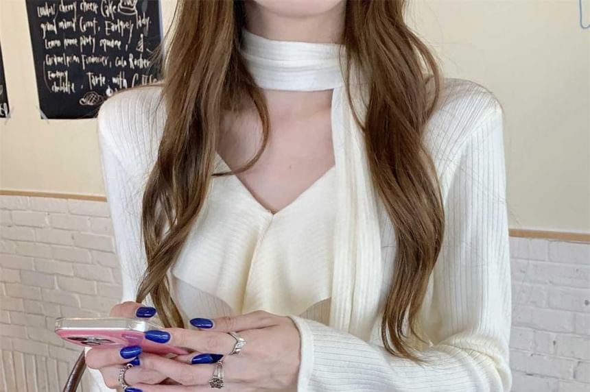 Elegant Knit Set with V-Neck Long Sleeve Top and Scarf