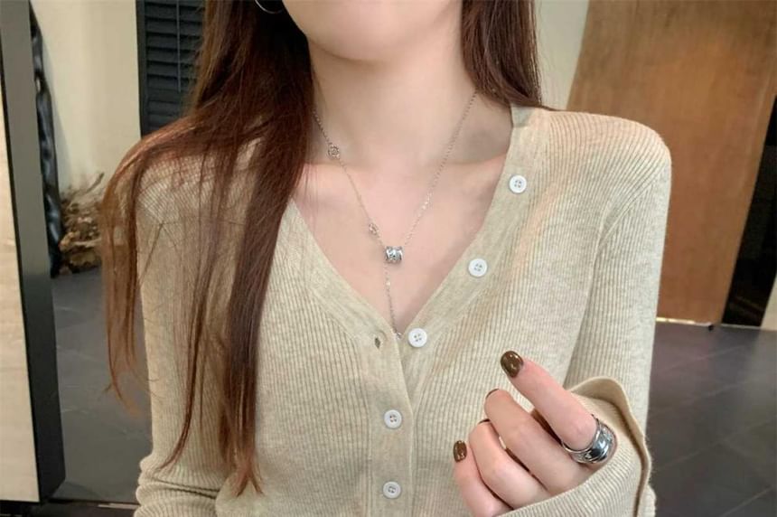 Ribbed Knit V-Neck Top with Long Sleeves
