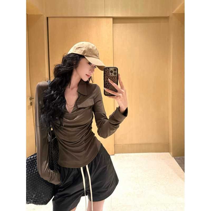 Mock Two-Piece Collared V-Neck Slim Tee Set