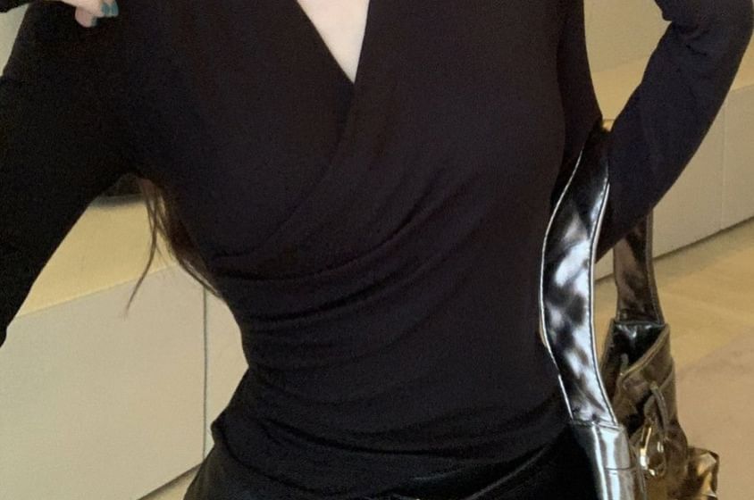 Plain V-Neck Crop Top with Long Sleeves
