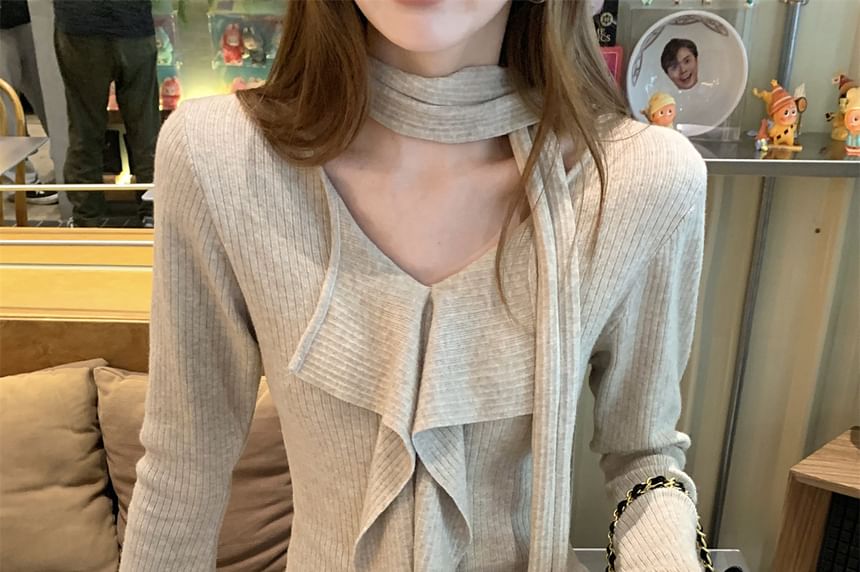 Ruffle Trim Knit Top Long Sleeve V-Neck
