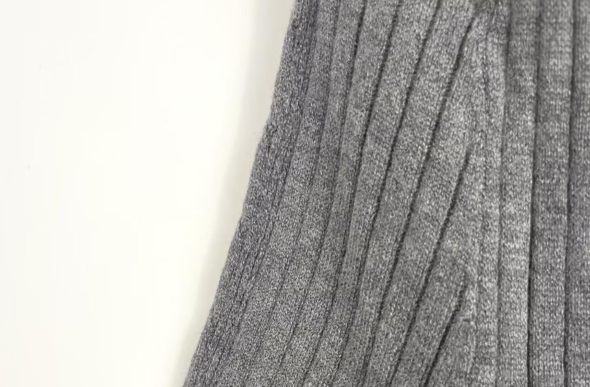 Short-Sleeve Crew Neck Plaid Panel Button-Up Cable Knit Crop Cardigan