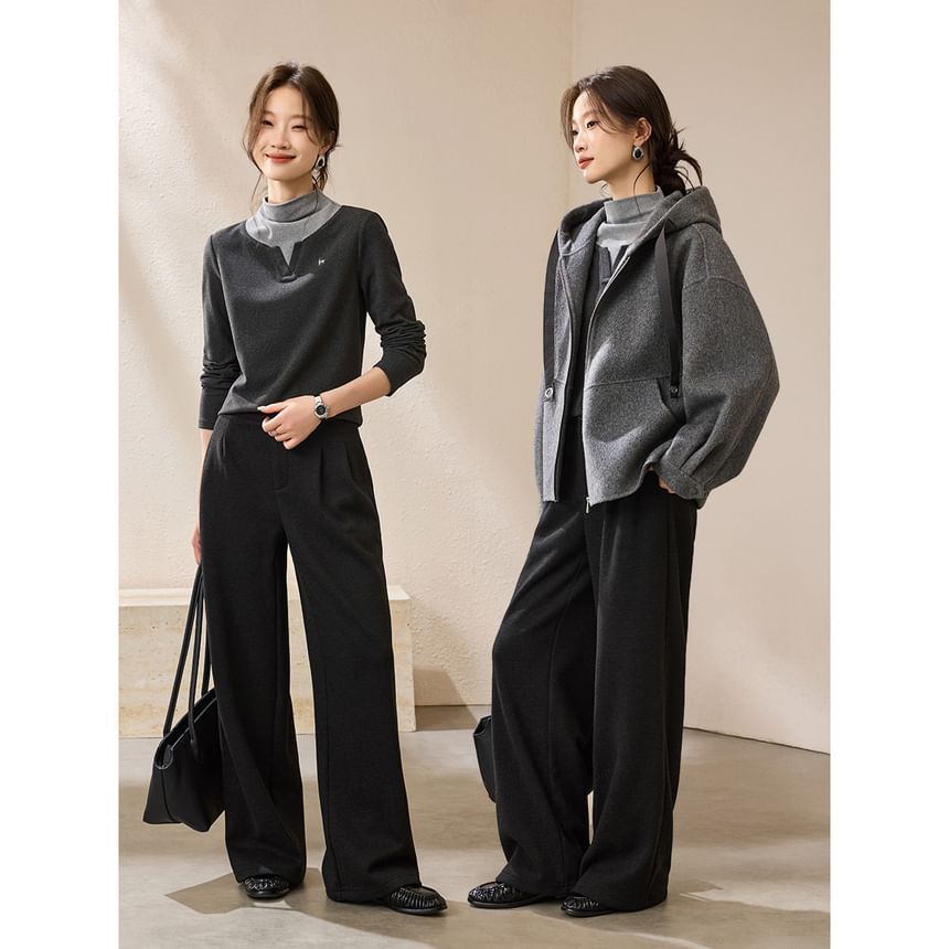 Two-Tone Mock Neck Long-Sleeve Tee