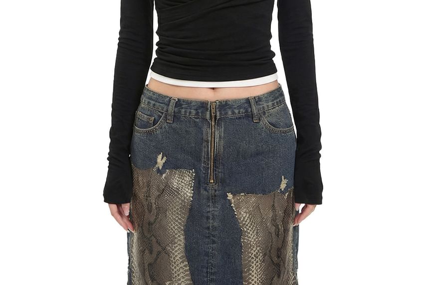 Set: V-Neck Crop Tee + Halter Neck Top